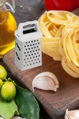 QNİAY Rende Mıknatıslı Mini Sarımsak Rendesi Muftak Kesme Rendeleme - 4