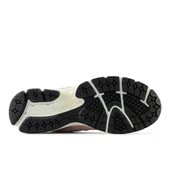 new balance 2002r cherry blossom powder thumbnail 4