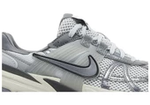 Nike V2K Run Pure Platinum thumbnail 3