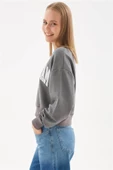 FASHION FRIENDS KADIN BASKILI CROP SWEAT 24K0050K1 - 2