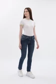 Kadın Çift Düğmeli Dar Jean Pantolon thumbnail 4