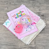 Çocuk Seccadesi ve Eğitici Kitabı Namaz Seti  - Pembe 45x82 cm - 110 gr - Tesbih - Oyuncak Fotograf Makinesi - 3