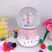 Sweet Dönme Dolap Önünde Aşıklar Işıklı Müzikli Püskürtmeli Kar Küresi - Pembe - 2