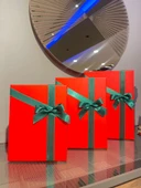 Kolix 3'lü Yılbaşı Dekoratif Yeşil Fiyonklu Hediye Kutusu Kırmızı 35x25x13 Cm Büyük Boy - 1