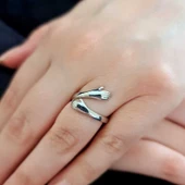 ​925 Ayar Gümüş Sarılan Eller Yüzük thumbnail 4