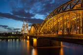 Köln Katedrali ve Hohenzollern Köprüsü Manzaralı Duvar Kağıdı - 7