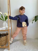 ERKEK ÇOCUK ÇANTA MODELLİ 3 İPLİK ŞARDONLU KALIN KIŞLIK EŞOFMAN TAKIMI - 2