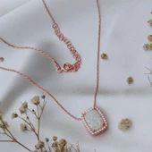 Zirkon Taş Çerçeveli Opal Gümüş Kolye thumbnail 2