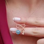 Sonsuzluğun Anahtarı Mineli Çift Taraflı Rose Gold Kaplama Gümüş Kolye thumbnail 2