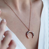 Renkli Zirkon Taşlı Hilal Modeli Rose Gold Kaplama Gümüş Kolye thumbnail 5