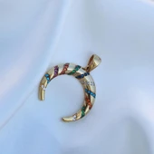 Renkli Zirkon Taşlı Hilal Modeli Önden Klipsli Gold Kaplama Zincir Gümüş Kolye thumbnail 2