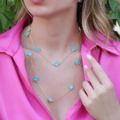 İkonik Alhambra Modeli Mavi Mine İşli Gold Kaplama Çift Dolamalı Gümüş Kolye thumbnail 1