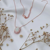 Zirkon Taş Çerçeveli Opal Gümüş Kolye thumbnail 1