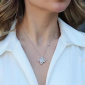 Alhambra Model Zirkon Taşlı Gümüş Kolye thumbnail 1