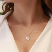 Mine İşli Papatya Model Gümüş Kolye thumbnail 3
