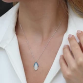 Fatma Ana Eli Zirkon Taşlı Gümüş Kolye thumbnail 4