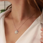Mine İşli Papatya Model Gümüş Kolye thumbnail 2
