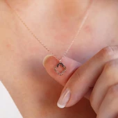 Mini Yonca Figürlü Rose Gold Kaplama Zirkon Taşlı Gümüş Kolye thumbnail 3