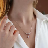 Yaprak Damla Taşlı Gümüş Kolye thumbnail 1