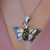 Mistik Topaz Taşlı 925 Ayar Gümüş Tasarım Hareketli Kelebek Kolye thumbnail 2