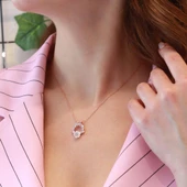 Kelebek Ve Çiçek Motifli Zirkon Taşlı Gümüş Kolye thumbnail 3