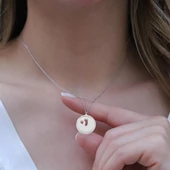 Anne Bebek El Ayak İzi Zirkon Taşlı Gümüş Kolye thumbnail 4