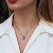 Fatma Ana Eli Siyah Rodyum Kaplama Gümüş Kolye thumbnail 4