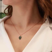 Yaprak Model Yeşil Zirkon Taşlı Rose Gold Kaplama Gümüş Kolye thumbnail 4