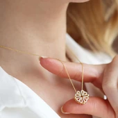 Aşk ve Şans Yoncası Zirkon Taşlı Gold Kaplama Gümüş Kolye thumbnail 5