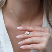 Beyaz Mine İşli Rose Gold Kaplama Bereket Fili Gümüş Kolye thumbnail 3