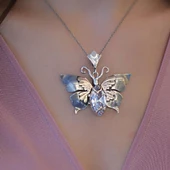 925 Ayar Gümüş Tasarım Hareketli Kelebek Kolye thumbnail 1