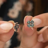 Mistik Topaz Taşlı Rose Gold Kaplama Yonca Gümüş Küpe thumbnail 1