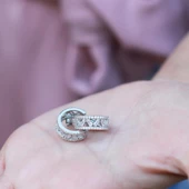 Baget Taşlı Yarım Halka Gümüş Küpe thumbnail 3