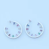 Renkli Zirkon Taş Detaylı Halka Gümüş Küpe thumbnail 4