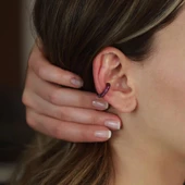 Yuvarlak Mor Zirkon Taşlı Gümüş Kıkırdak Küpe thumbnail 2