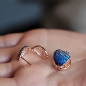 Kalp Nano Taşlı Rose Gold Kaplama Gümüş Küpe thumbnail 3