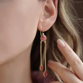 Kök Yakut Taşlı Gold Kaplama Sallantılı Otantik Gümüş Küpe - 1