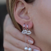 Dudak Figürlü Sallantılı İnci Gümüş Küpe thumbnail 3