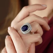 Zirkon Taş Çerçeveli Kök Safir Taşlı Gümüş Yüzük thumbnail 1