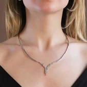 Düğüm Modeli Zirkon Taşlı Gümüş Gerdanlık thumbnail 3