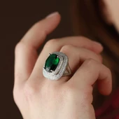 Zirkon Taş Çerçeveli Kök Zümrüt Taşlı  Gümüş Yüzük thumbnail 4