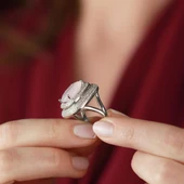 Zirkon Taş Çerçeveli Pembe Kuvars Taşlı  Gümüş Yüzük thumbnail 3