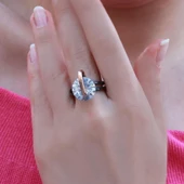 Zirkon Taşlı Yuvarlak Gold Çizgili Gümüş Yüzük thumbnail 1