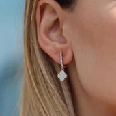 İkonik Alhmbra Yoncası Sedefli Gümüş Küpe thumbnail 3