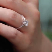 Starlight Diamond Yuvarlak Kesim Tek Taş Gümüş Yüzük thumbnail 1