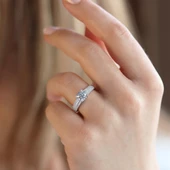 Üç Sıra Taşlı Stalight Diamond Gümüş Yüzük thumbnail 3