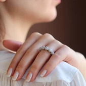 Kalp Detaylı Beştaş Starlight Diamond Gümüş Yüzük thumbnail 2