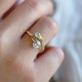 Starlight Diamond Çapraz Model Ayarlanabilir Gold Kaplama Gümüş Yüzük thumbnail 2