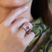 Pembe Zirkon Taşlı Kelebekli 6 Tırnaklı Tek Taş Gümüş Yüzük thumbnail 2