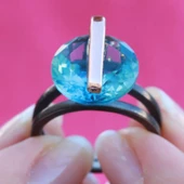 Aquamarin Taşlı Yuvarlak Gold Çizgili Gümüş Yüzük thumbnail 2